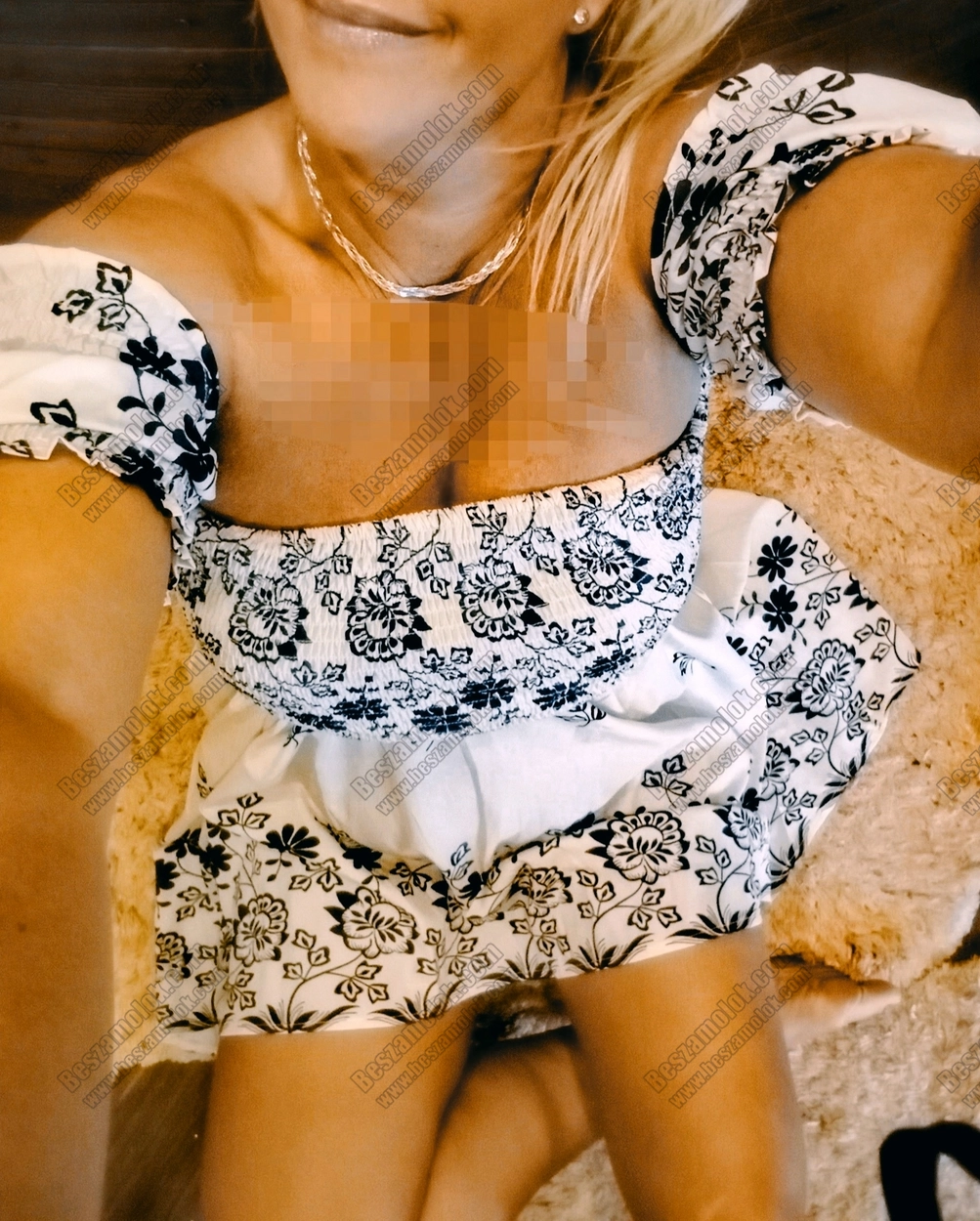Szofi szexi masszazs profil kepes profil - szeximasszazs.hu Szofi - +36 20 555 8418 - szexi masszazs foto
